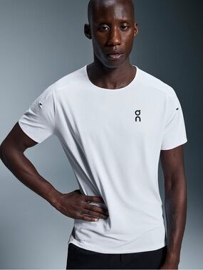 On Running Performance-T Mens Running Shirt Size XL